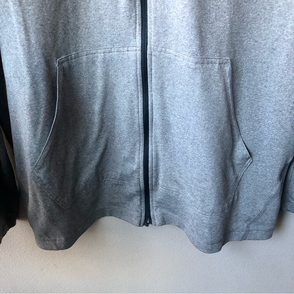 3/$25 UNDER ARMOUR Men’s Palm Springs Gray Zip Up Warm Up Jacket with Hood - Picture 6 of 11